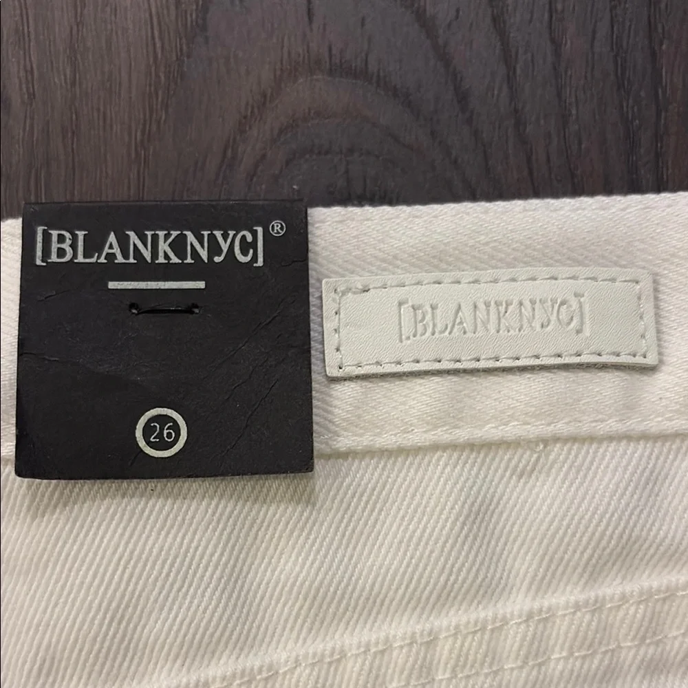 BlankNYC White Distressed Cutoff Denim Shorts Size 26 | 3” Inseam NWT